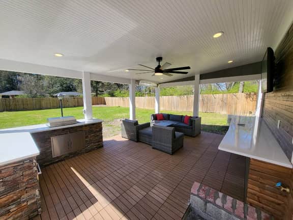 Outdoor Kitchen+Free Arcade+5 Miles to Downtown