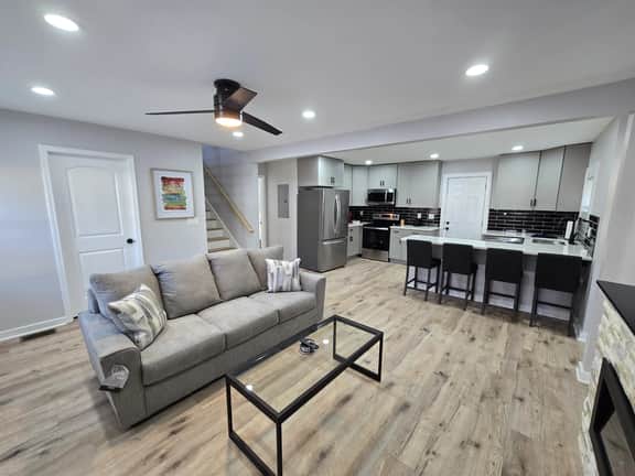 The Silver Villa - 2 King Beds Minutes from Downtown ATL